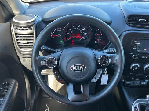 Used 2015 Kia Soul + FWD image 23