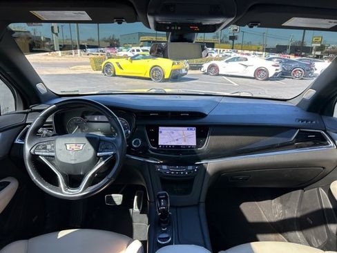 Used 2023 Cadillac XT6 Sport image 10