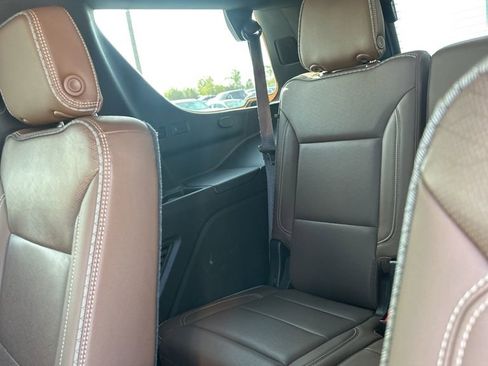 Used 2021 Chevrolet Tahoe High Country RWD image 11