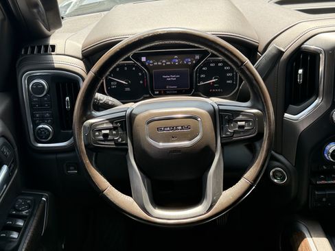 Used 2020 GMC Sierra 1500 Denali w/ Denali Ultimate Package AWD/4WD image 12