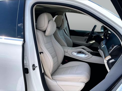 Used 2025 Mercedes-Benz GLE 450e 4MATIC image 9