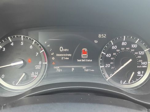 Used 2020 Toyota Highlander XLE AWD/4WD image 12