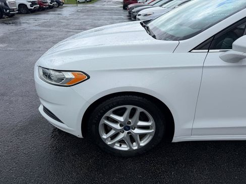 Used 2016 Ford Fusion SE FWD image 10
