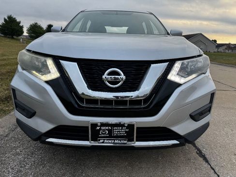 Used 2017 Nissan Rogue S image 4