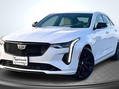 Used 2025 Cadillac CT4 Luxury image 1