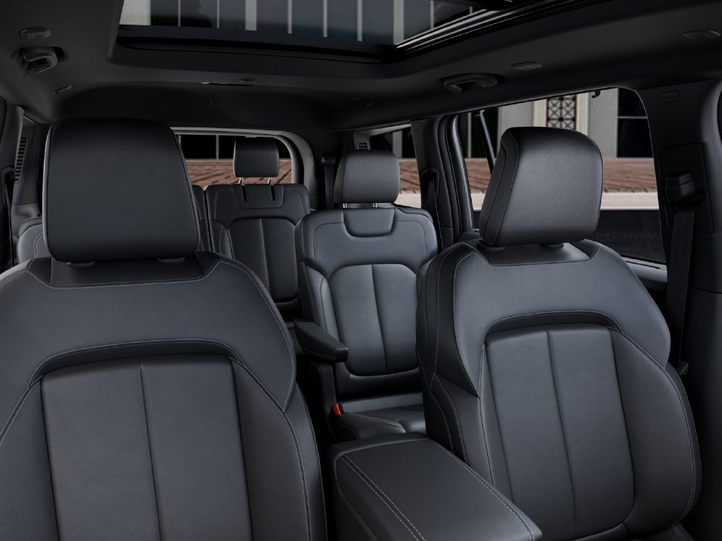 New 2026 Jeep Grand Cherokee L Limited w/ Luxury Tech Group II AWD/4WD image 26
