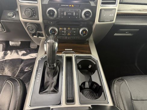 Used 2017 Ford F150 Lariat w/ Equipment Group 502A Luxury image 26