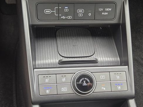 Used 2024 Hyundai Kona Limited AWD/4WD image 25