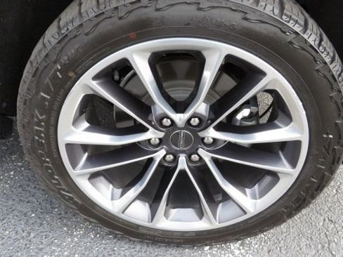 Used 2022 Jeep Wagoneer Series III w/ Premium Group I image 31