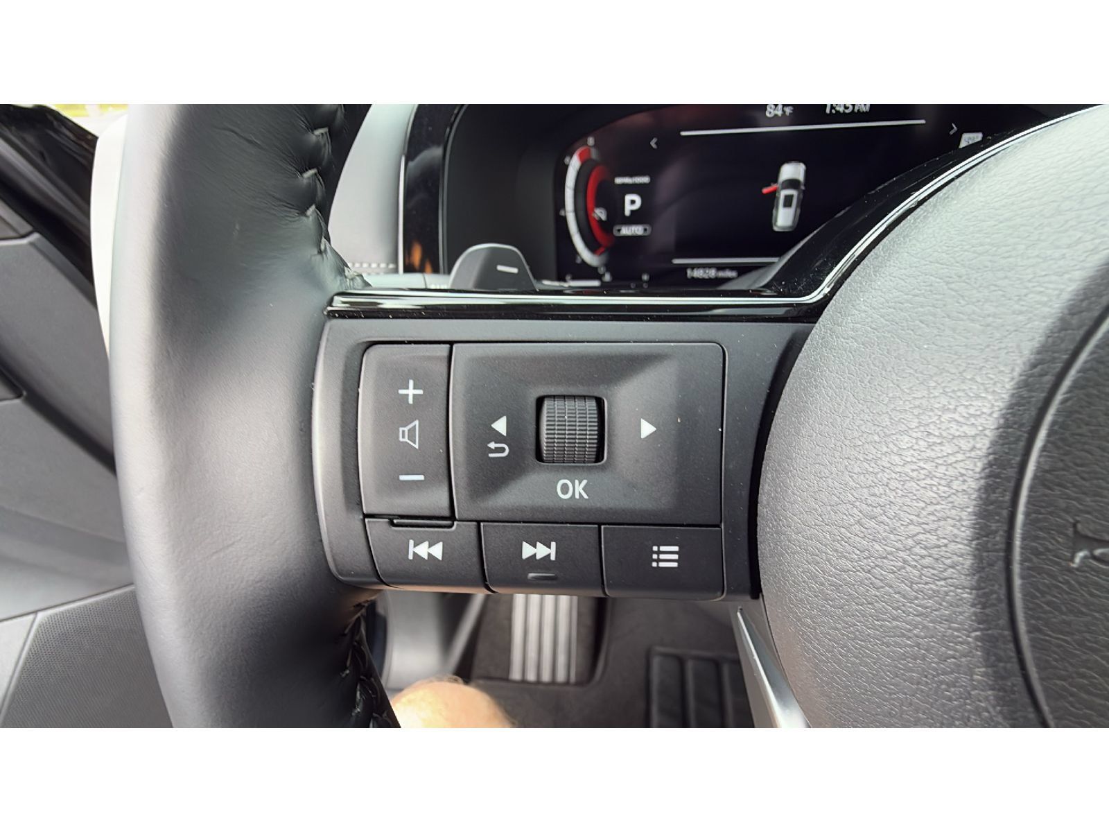 Used 2025 Nissan Pathfinder Platinum AWD/4WD image 27