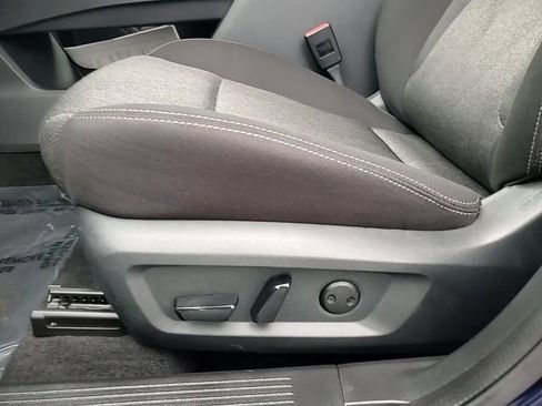 Used 2025 Nissan Rogue SV image 15