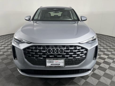 Used 2025 Audi Q5 Premium w/ 19" Wheel Package image 2