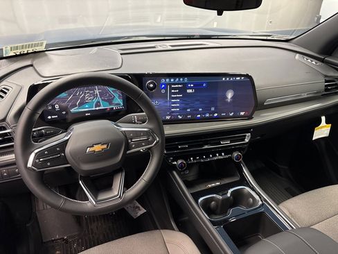 New 2026 Chevrolet Traverse LT image 25