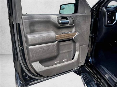 Used 2021 Chevrolet Silverado 1500 LT w/ Z71 Off-Road Package AWD/4WD image 17