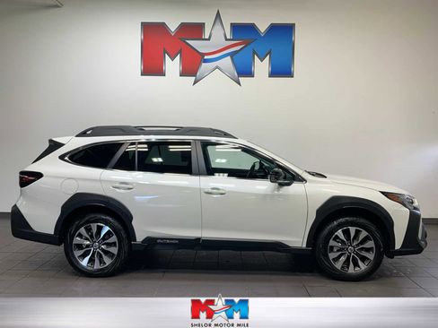 Used 2025 Subaru Outback Limited image 1