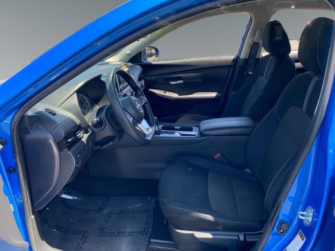 Used 2024 Nissan Sentra SV FWD image 9