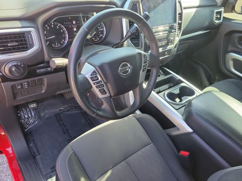 Used 2021 Nissan Titan SV w/ SV Convenience Package RWD image 13