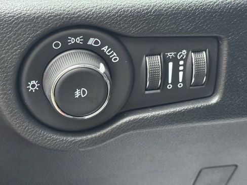 New 2026 Chrysler Pacifica Limited image 13