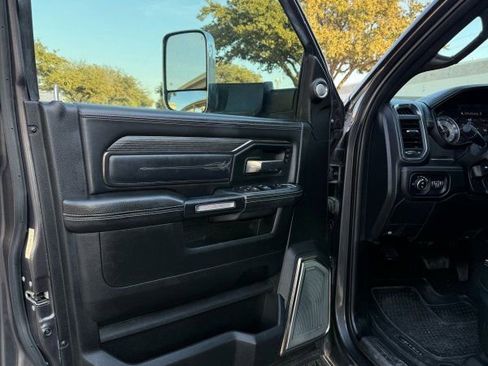 Used 2019 RAM 2500 Limited image 14