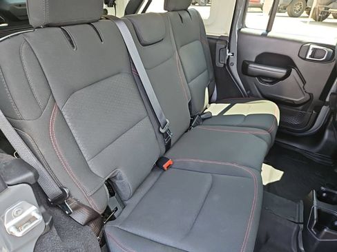 Used 2021 Jeep Wrangler Unlimited Rubicon AWD/4WD image 26