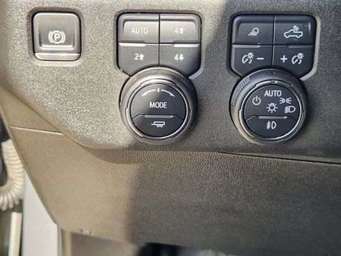 Used 2025 Chevrolet Silverado 2500 ZR2 w/ Technology Package AWD/4WD image 21