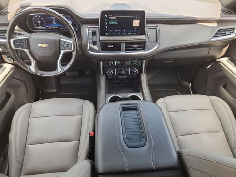 Used 2022 Chevrolet Suburban LT w/ Luxury Package RWD image 21