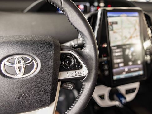 Used 2018 Toyota Prius Prime Premium image 25