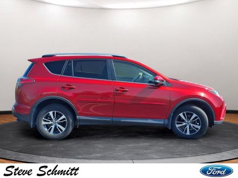 Used 2017 Toyota RAV4 XLE AWD/4WD image 27