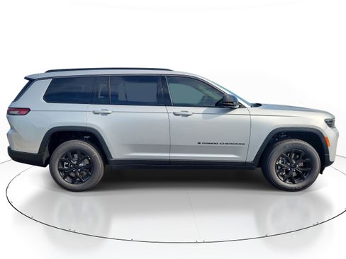 New 2026 Jeep Grand Cherokee L 2WD image 5
