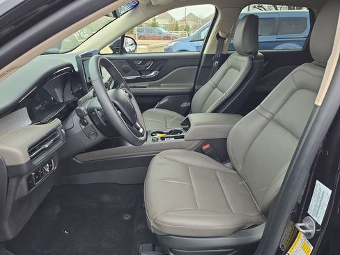 Certified 2023 Lincoln Corsair AWD w/ Equipment Group 101A image 12