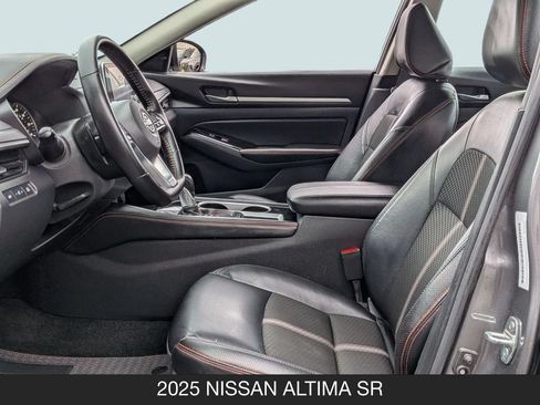 Used 2025 Nissan Altima 2.5 SR FWD image 14