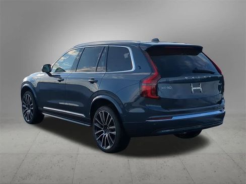 New 2026 Volvo XC90 B6 Plus w/ Protection Package Premier image 4