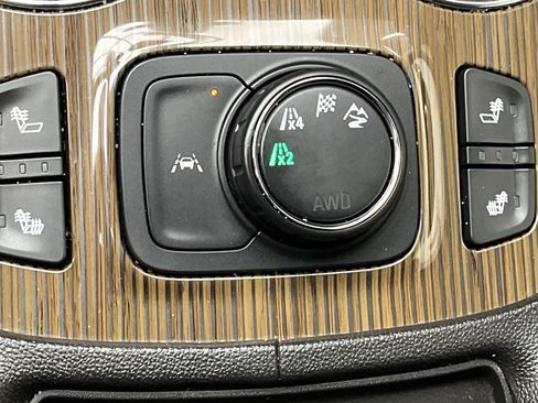 Certified 2023 GMC Acadia SLE w/ Driver Convenience Package AWD/4WD image 20