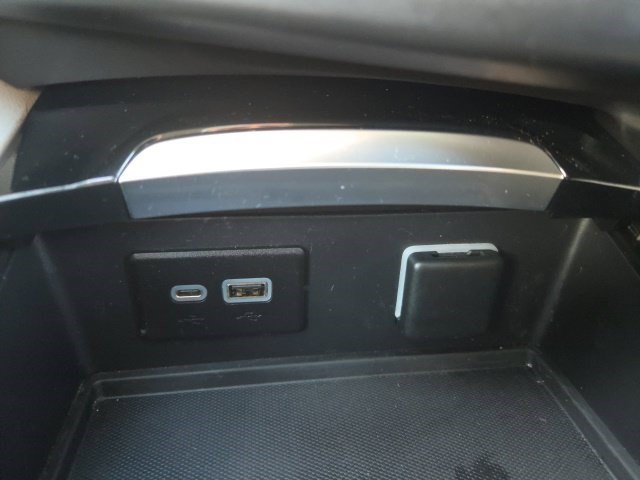 Used 2021 Buick Envision Essence FWD image 34