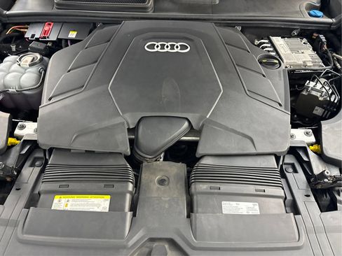Used 2019 Audi Q8 Premium image 31