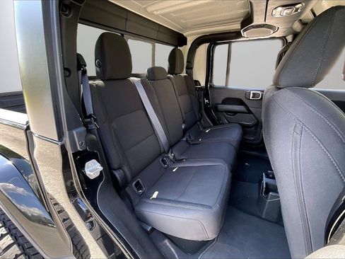 Used 2023 Jeep Gladiator Overland AWD/4WD image 24