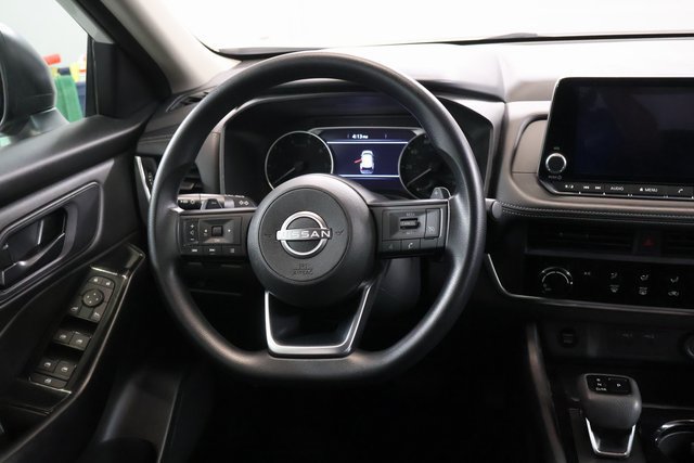 Used 2024 Nissan Rogue S AWD/4WD image 13