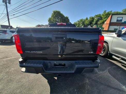 Used 2021 Chevrolet Colorado LT w/ LT Convenience Package AWD/4WD image 6