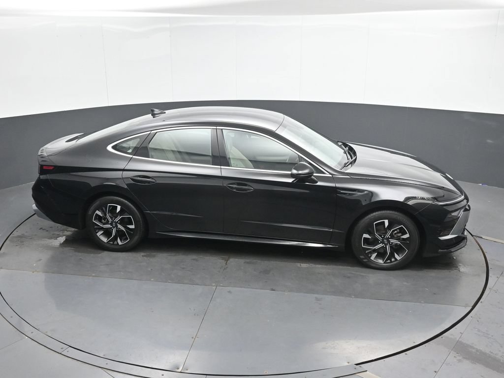 Used 2025 Hyundai Sonata SEL FWD image 33