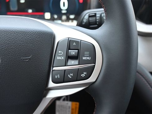 New 2025 Ford Explorer Active image 13