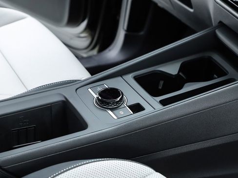 New 2026 Volkswagen Tiguan SE image 73