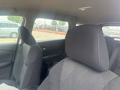 Used 2025 Nissan Rogue SV image 9