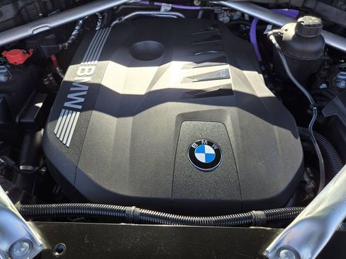 Used 2024 BMW X7 xDrive40i w/ Premium Package image 34