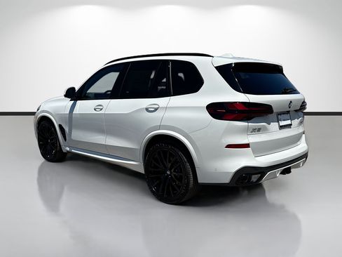 New 2026 BMW X5 xDrive40i w/ M Sport Package AWD/4WD image 5