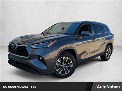 Used 2023 Toyota Highlander XLE