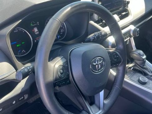 Used 2022 Toyota RAV4 SE w/ Convenience Package AWD/4WD image 13