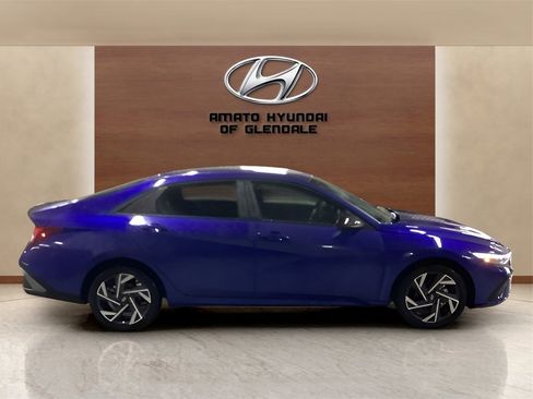 Used 2025 Hyundai Elantra Sport image 6