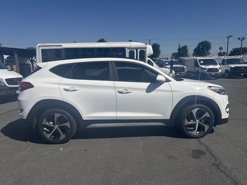 Used 2018 Hyundai Tucson Value w/ Cargo Package FWD image 18