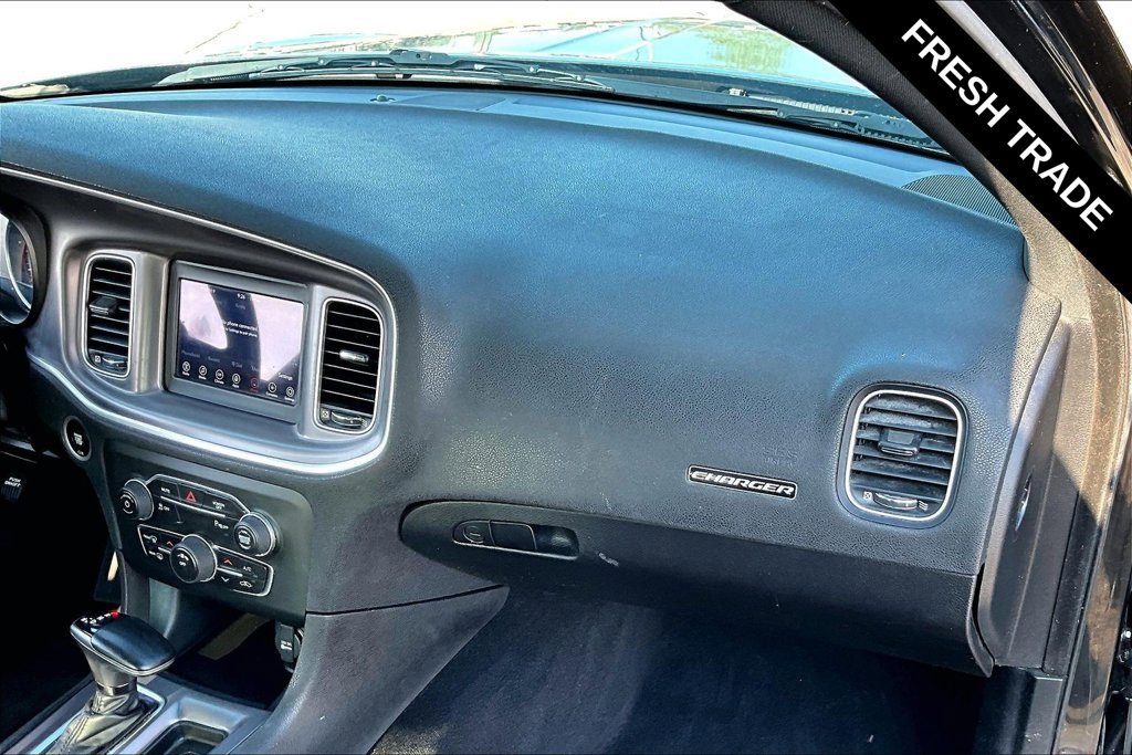 Used 2019 Dodge Charger SXT RWD image 24