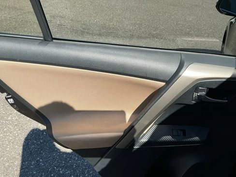 Used 2014 Toyota RAV4 XLE image 21